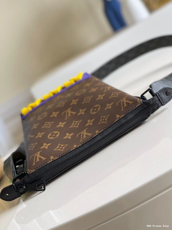 AAA Pruses Bags CRUISER LOUIS VUITTON MESSENGER 0802